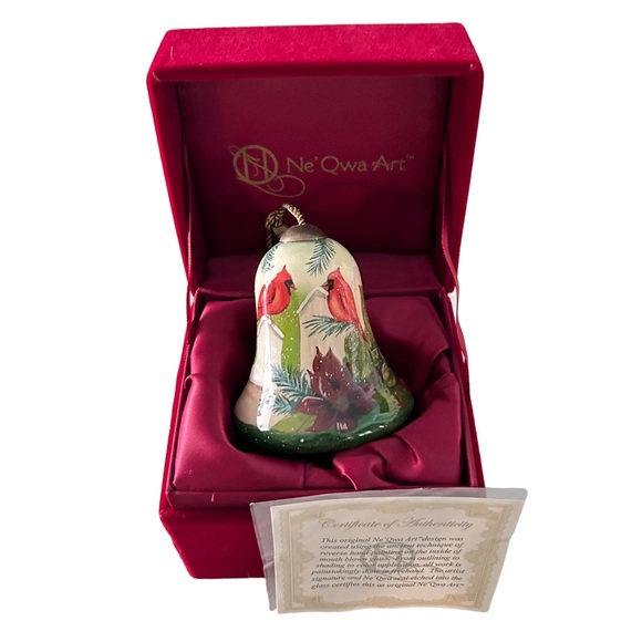 Ne’Qwa Art Cardinals Bell Blown Glass Ornament - Picture 1 of 15